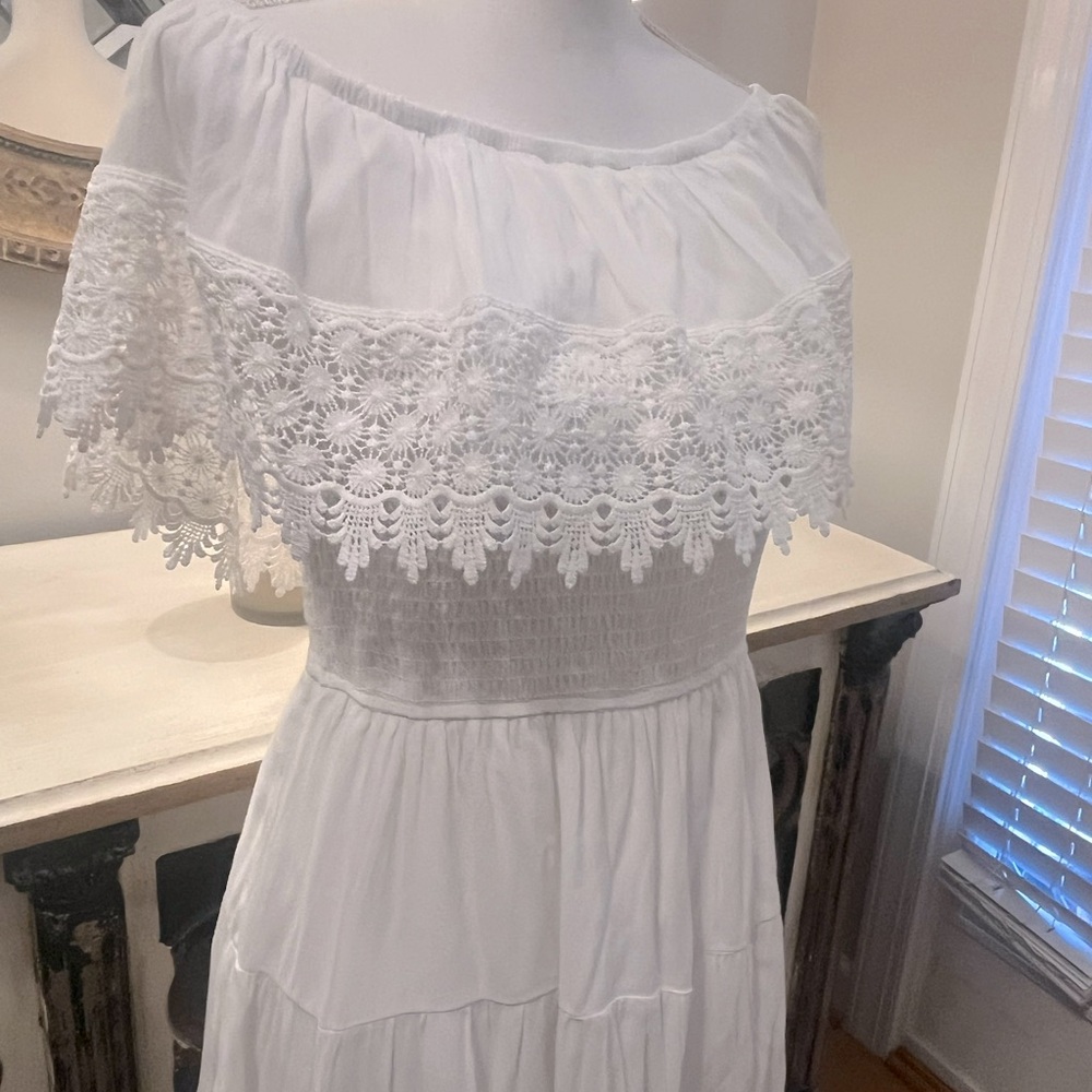 Mi Ami Francesca’s White Off Shoulder Gauzy Dress Romantic Flirty Medium M NWT - Picture 3 of 8